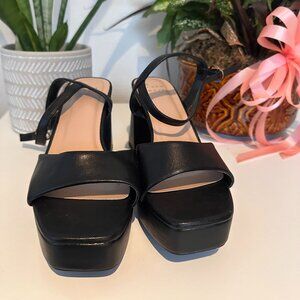 Black Universal Thread Sandal with Heel